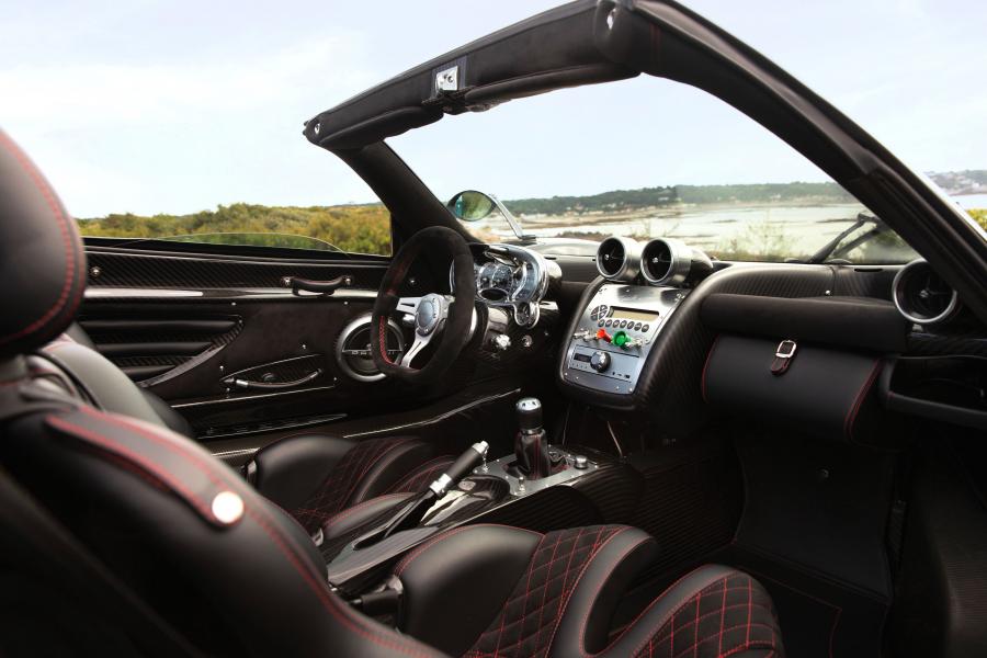 Интерьер Pagani Zonda Aether (76131) 2017 года  (фото 15 из 50)